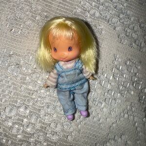 Vintage strawberry shortcake mini Doll with Blue Outfit